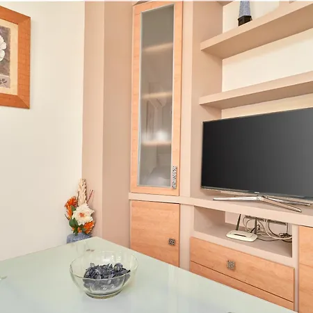Apartment Lola 1 *