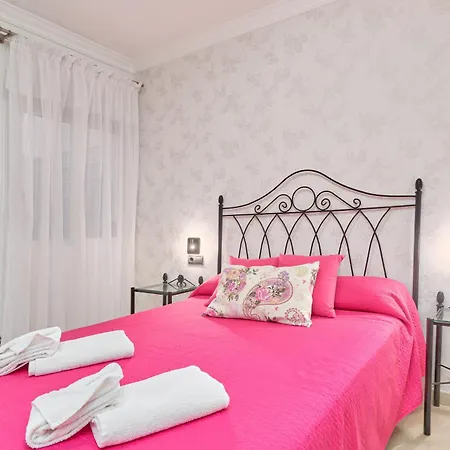 Apartment Lola 1 *